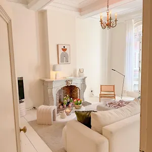 https://unique-mansion-rl.hotelsantwerp.net